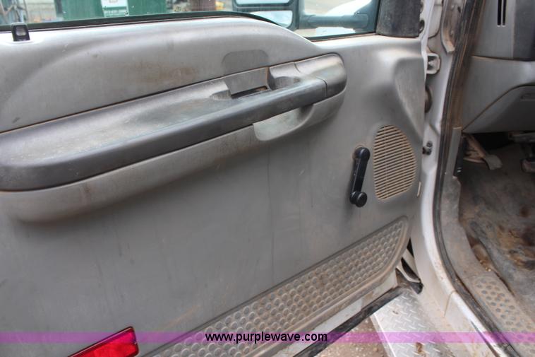image for item I5858 2004 Ford F450 Super Duty XL utility truck