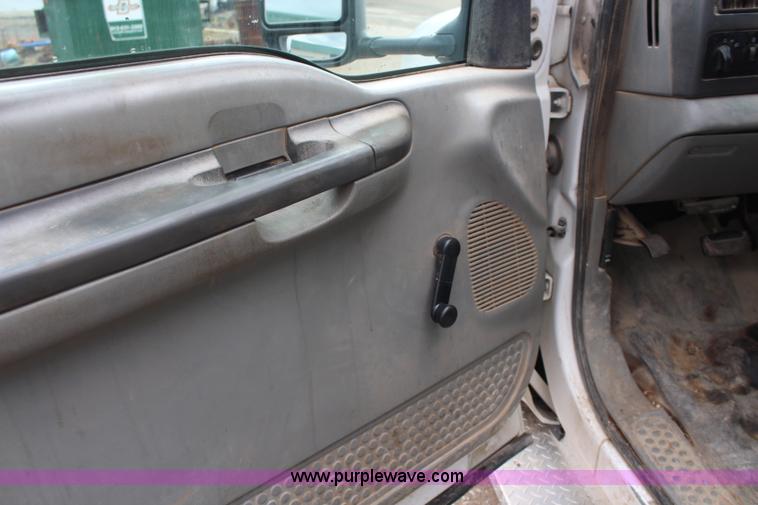 image for item I5858 2004 Ford F450 Super Duty XL utility truck