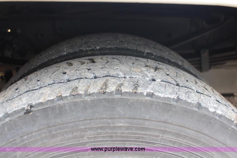 image for item I5858 2004 Ford F450 Super Duty XL utility truck