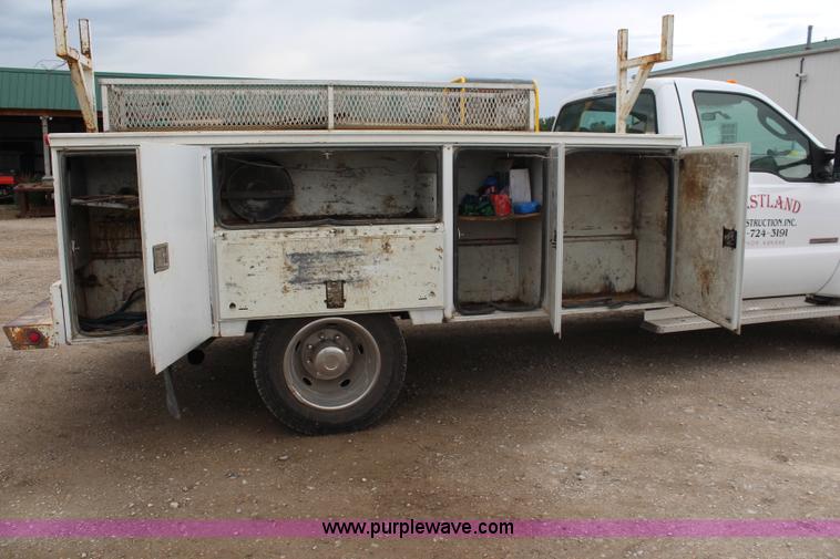 image for item I5858 2004 Ford F450 Super Duty XL utility truck