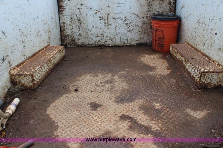 image for item I5858 2004 Ford F450 Super Duty XL utility truck