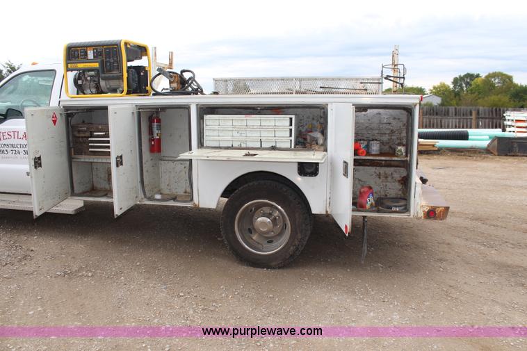 image for item I5858 2004 Ford F450 Super Duty XL utility truck