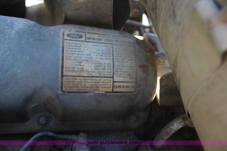 image for item I5873 1987 Ford F700 dump truck