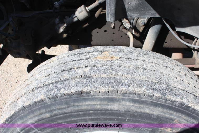 image for item I5873 1987 Ford F700 dump truck