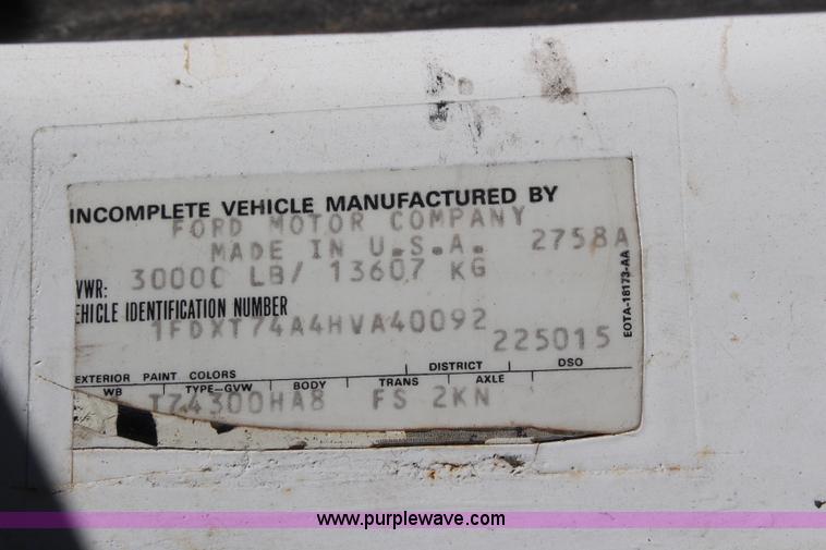 image for item I5873 1987 Ford F700 dump truck