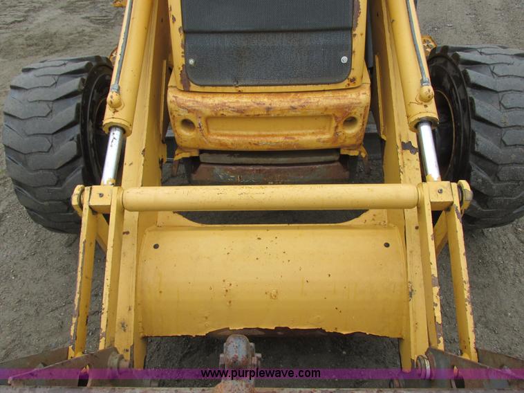 image for item I6033 1999 New Holland 655E backhoe