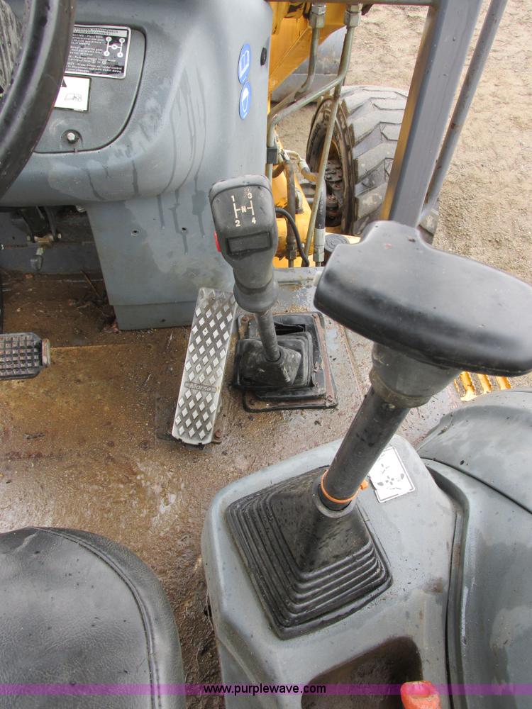 image for item I6033 1999 New Holland 655E backhoe