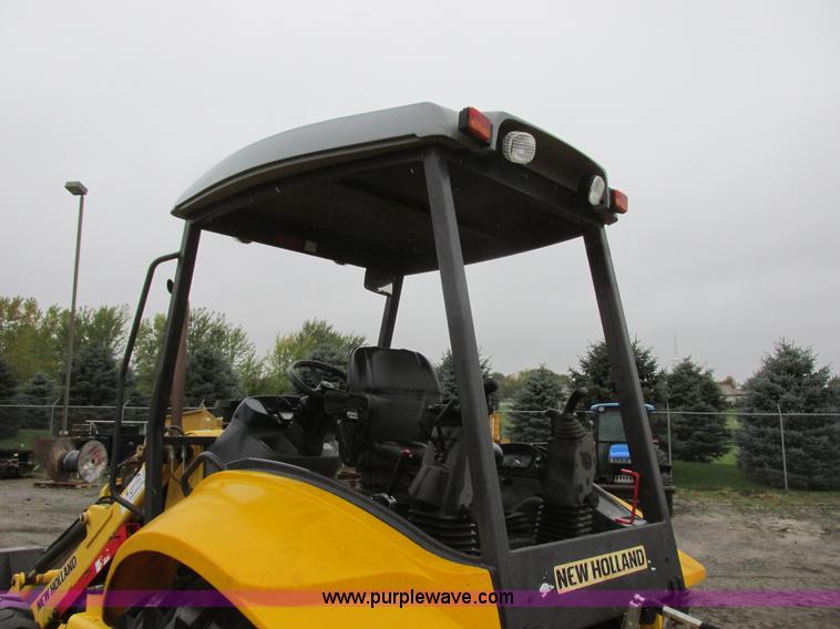 image for item I6034 2006 New Holland B95 backhoe