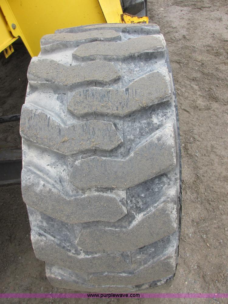 image for item I6036 2005 New Holland LB75B backhoe