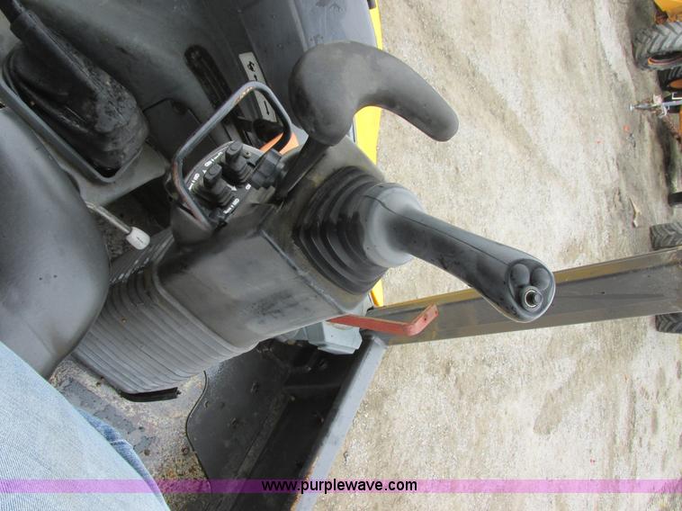 image for item I6036 2005 New Holland LB75B backhoe