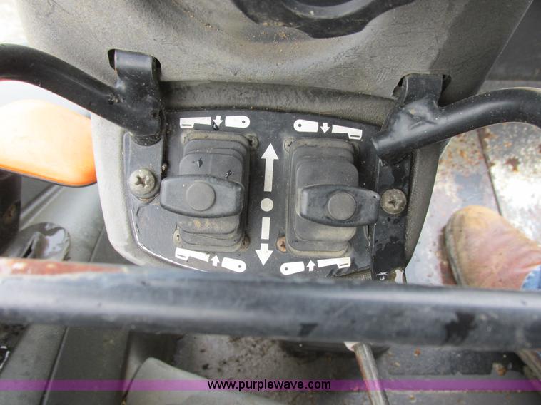 image for item I6036 2005 New Holland LB75B backhoe