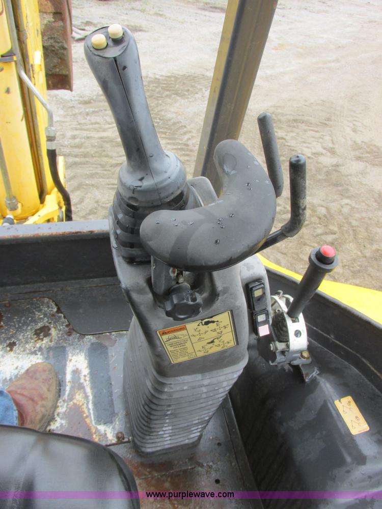 image for item I6036 2005 New Holland LB75B backhoe