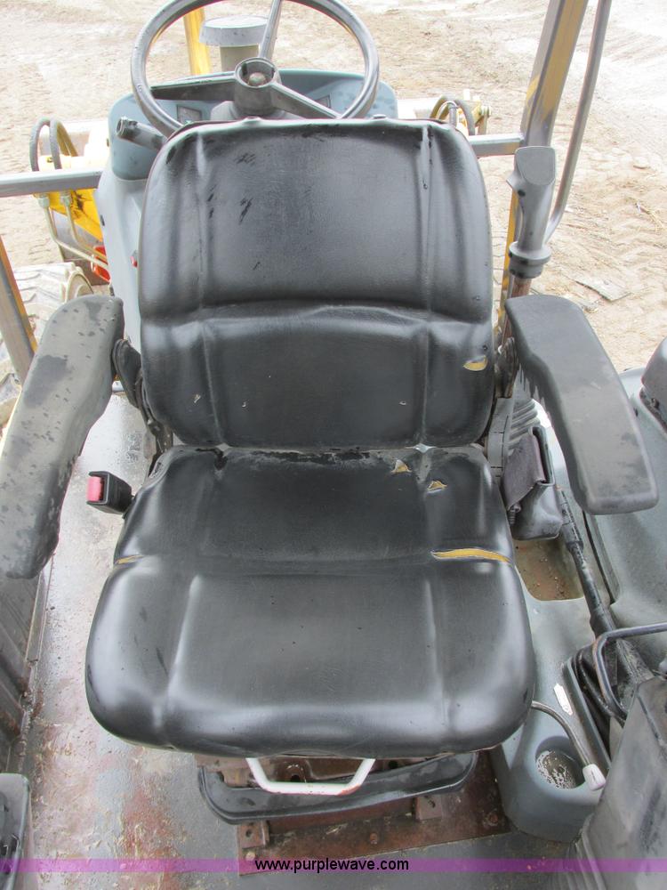 image for item I6036 2005 New Holland LB75B backhoe