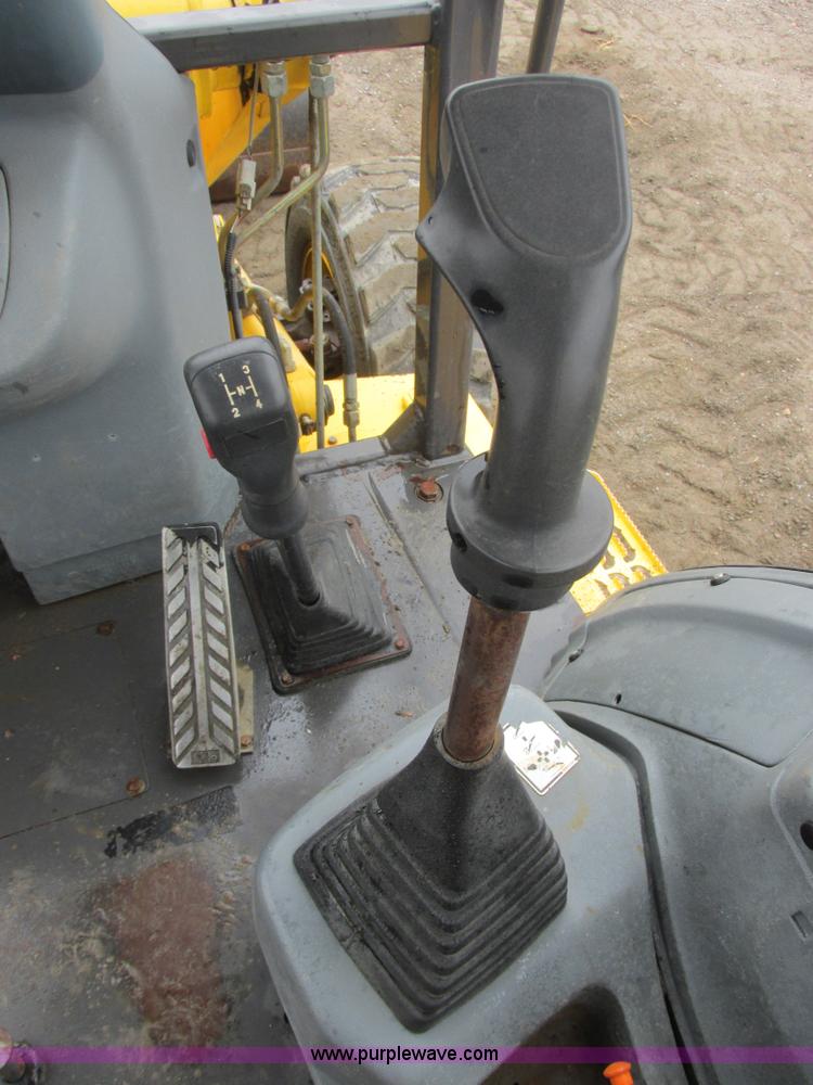 image for item I6036 2005 New Holland LB75B backhoe
