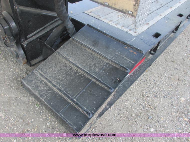 image for item I6130 2007 XL Specialized XL80 lowboy trailer