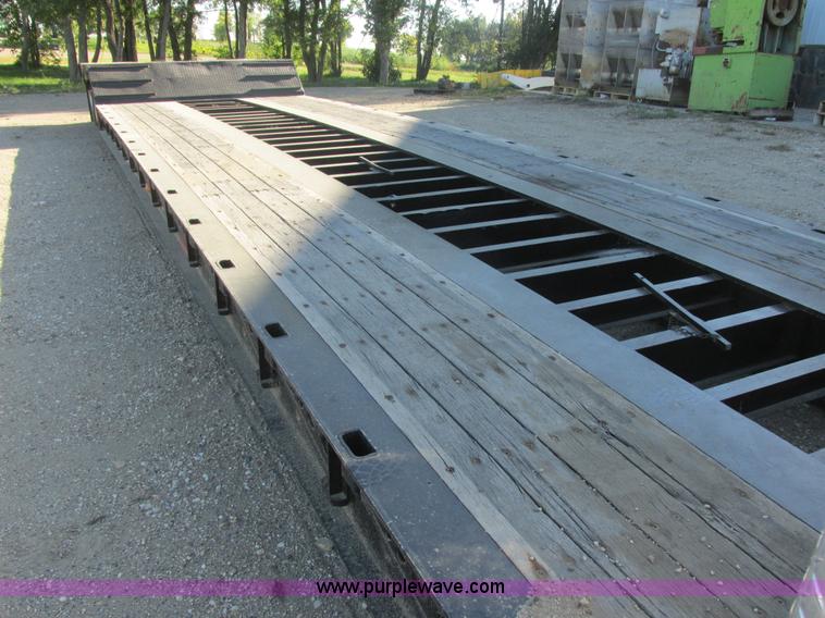 image for item I6130 2007 XL Specialized XL80 lowboy trailer