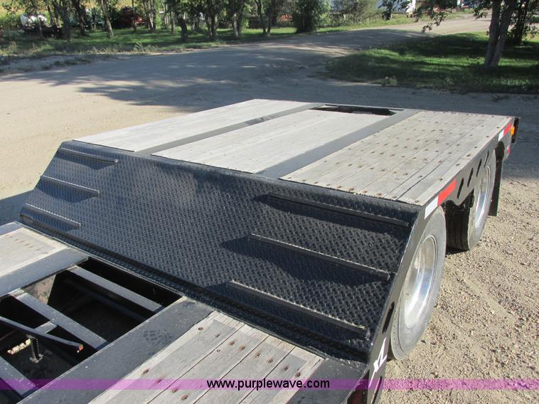 image for item I6130 2007 XL Specialized XL80 lowboy trailer