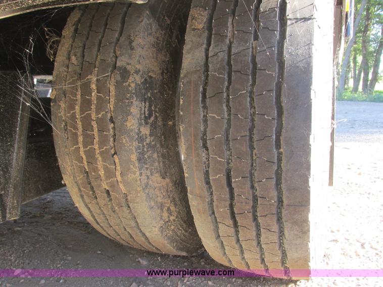 image for item I6130 2007 XL Specialized XL80 lowboy trailer