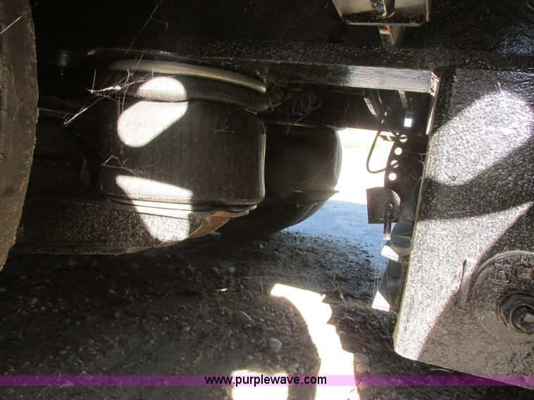 image for item I6130 2007 XL Specialized XL80 lowboy trailer