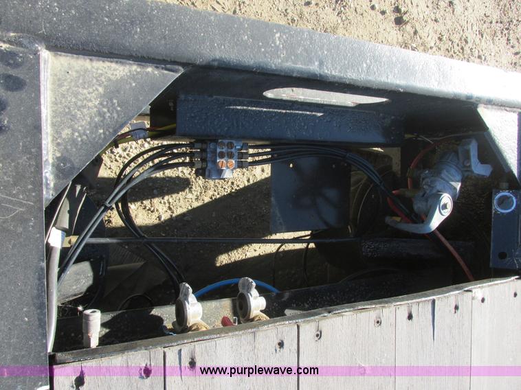 image for item I6130 2007 XL Specialized XL80 lowboy trailer