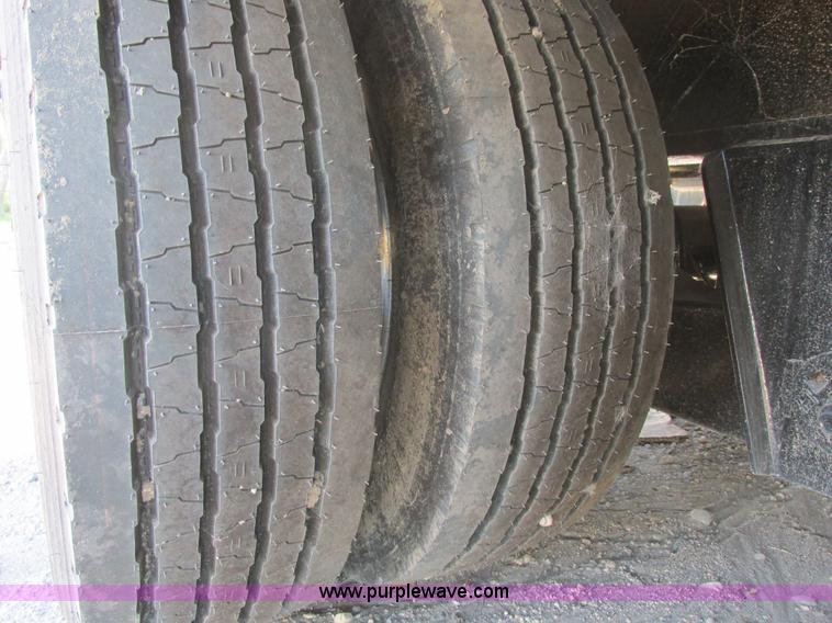 image for item I6130 2007 XL Specialized XL80 lowboy trailer