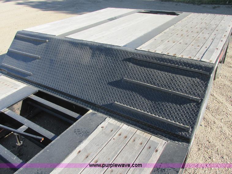 image for item I6130 2007 XL Specialized XL80 lowboy trailer