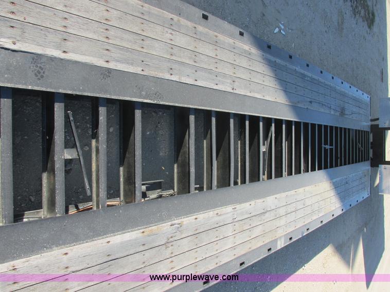 image for item I6130 2007 XL Specialized XL80 lowboy trailer