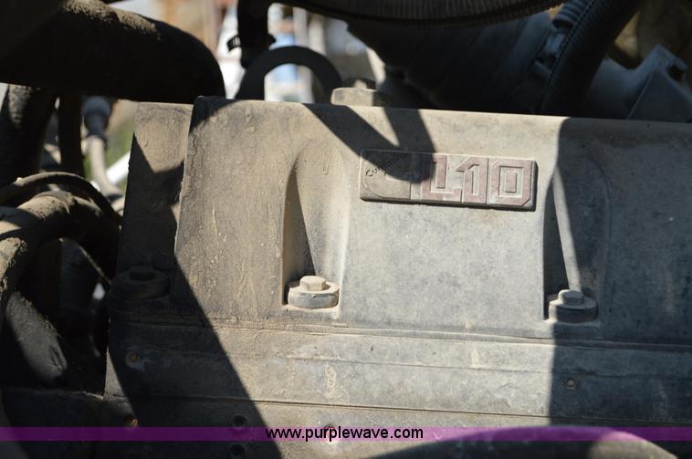 image for item I6481 1995 Ford LT9000 mixer truck