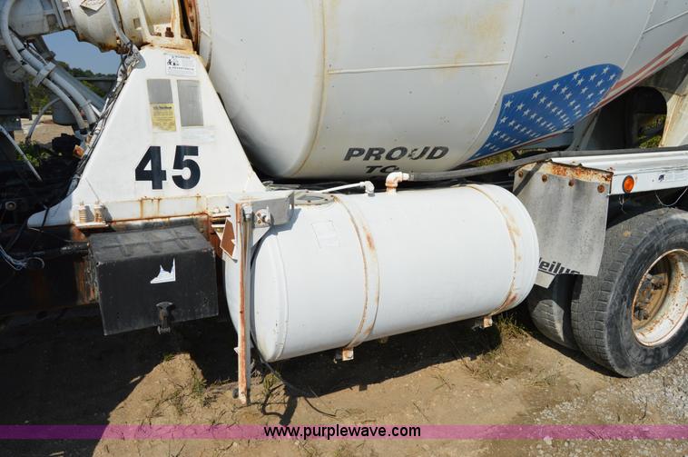 image for item I6481 1995 Ford LT9000 mixer truck