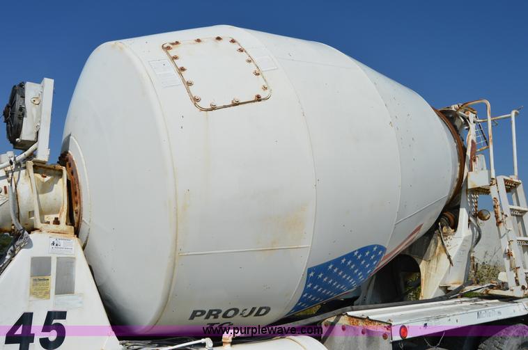 image for item I6481 1995 Ford LT9000 mixer truck