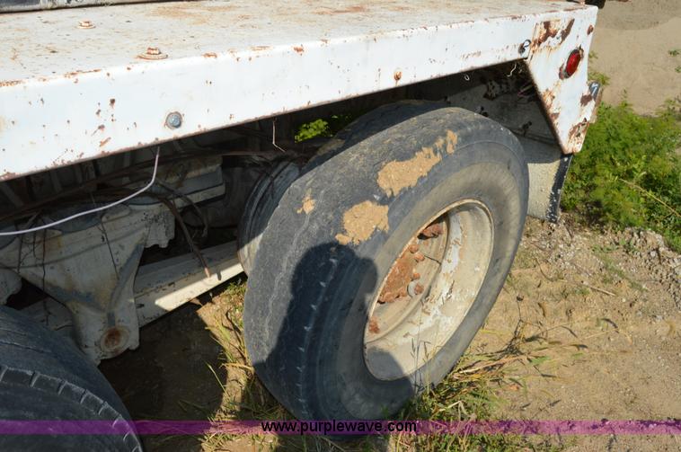 image for item I6482 1995 Ford LT9000 mixer truck