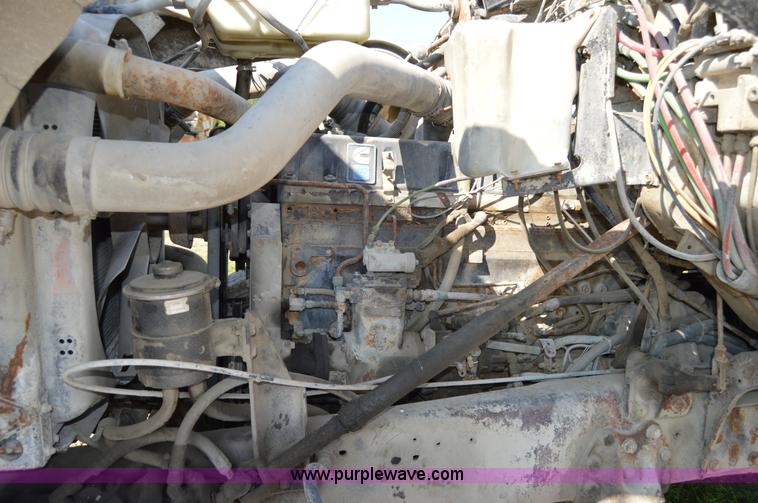 image for item I6482 1995 Ford LT9000 mixer truck