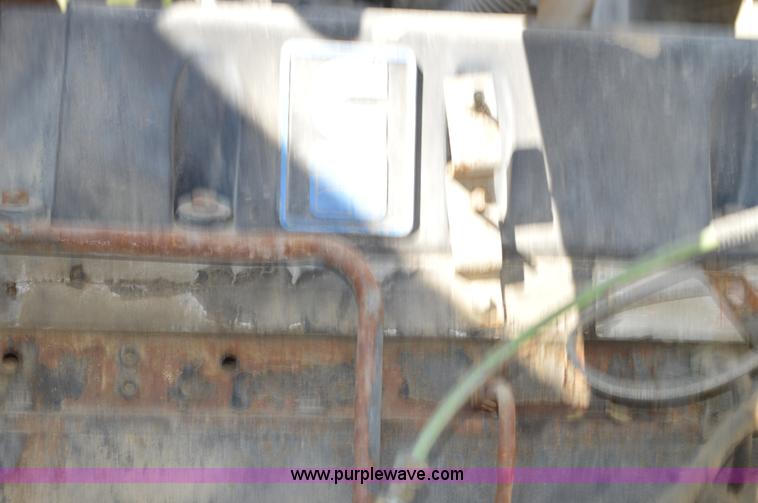 image for item I6482 1995 Ford LT9000 mixer truck