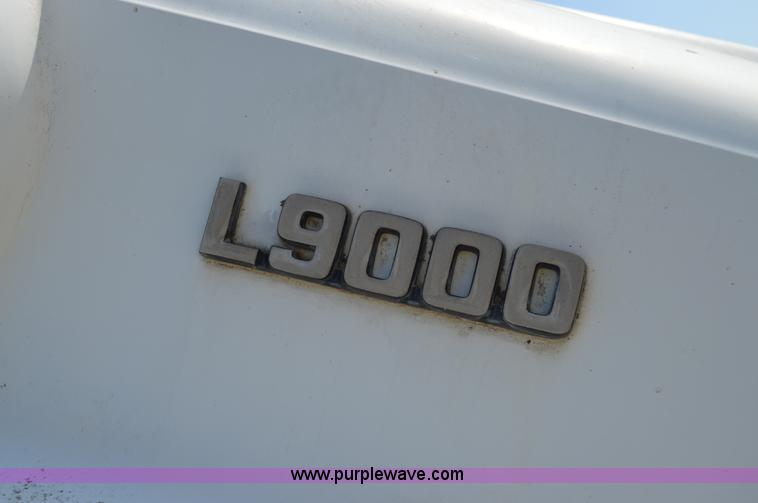 image for item I6482 1995 Ford LT9000 mixer truck