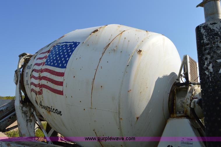 image for item I6482 1995 Ford LT9000 mixer truck