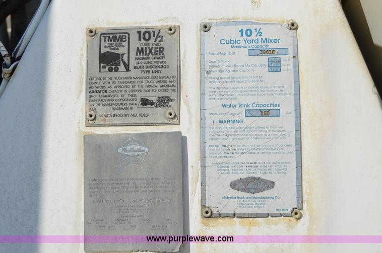 image for item I6482 1995 Ford LT9000 mixer truck