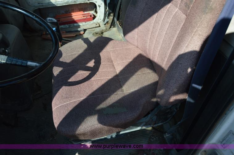 image for item I6482 1995 Ford LT9000 mixer truck