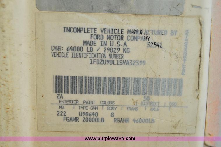 image for item I6482 1995 Ford LT9000 mixer truck