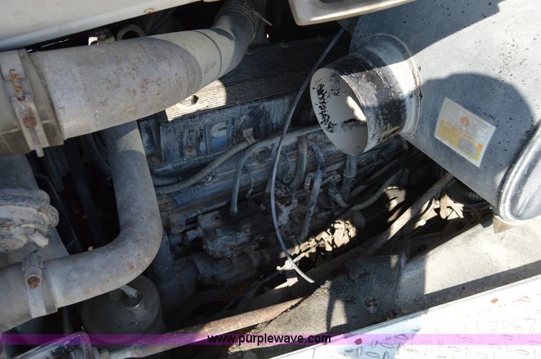 image for item I6483 1994 International 1840 mixer truck