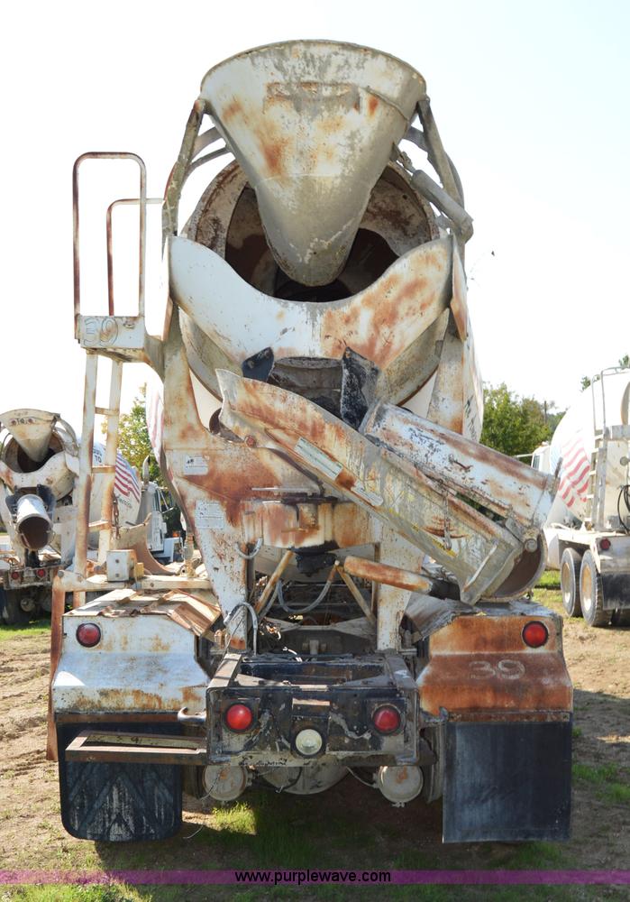 image for item I6483 1994 International 1840 mixer truck