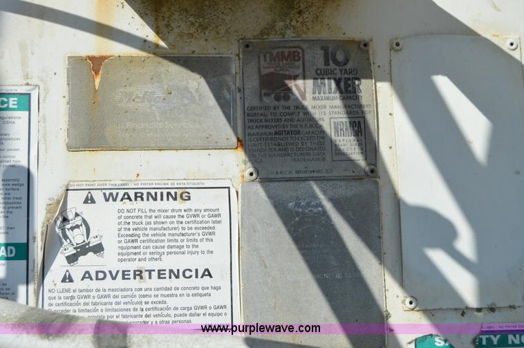 image for item I6483 1994 International 1840 mixer truck