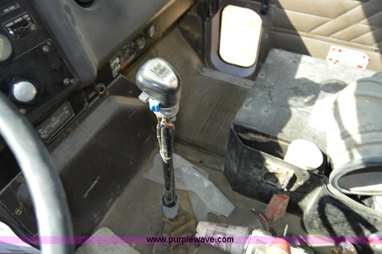 image for item I6483 1994 International 1840 mixer truck