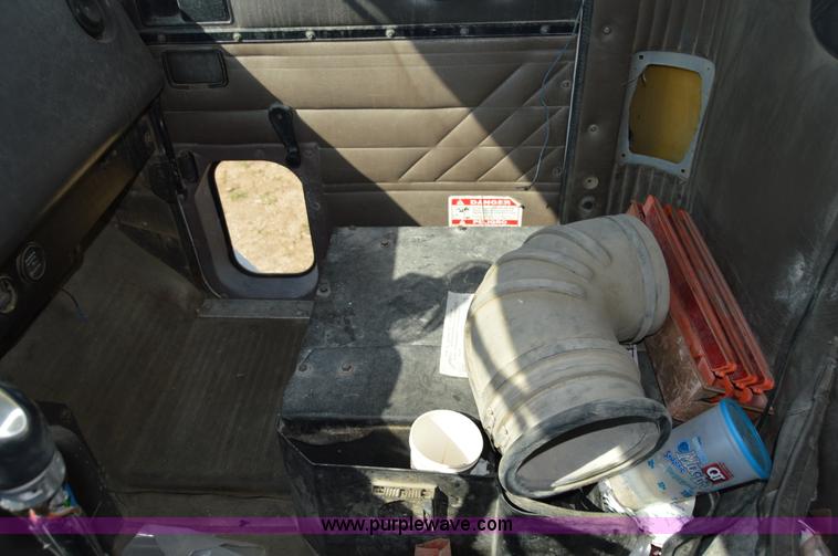 image for item I6483 1994 International 1840 mixer truck