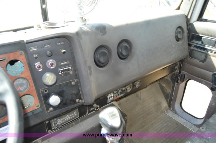 image for item I6483 1994 International 1840 mixer truck