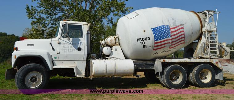 image for item I6484 1994 Ford LT9000 mixer truck