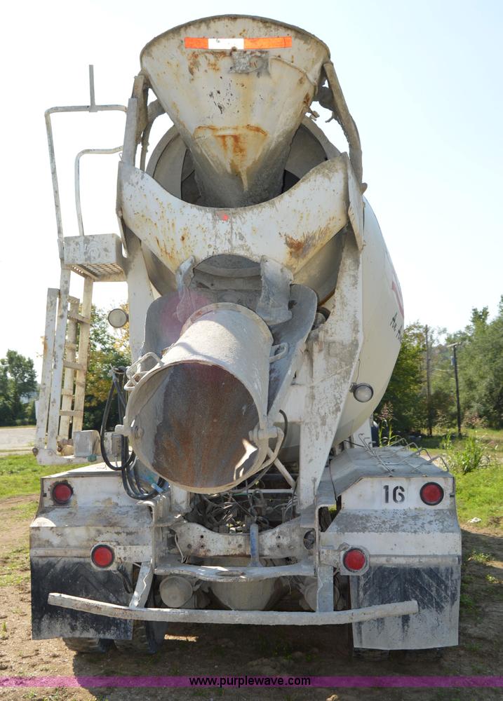 image for item I6484 1994 Ford LT9000 mixer truck