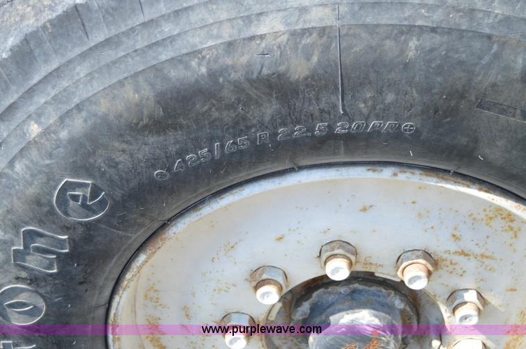 image for item I6484 1994 Ford LT9000 mixer truck