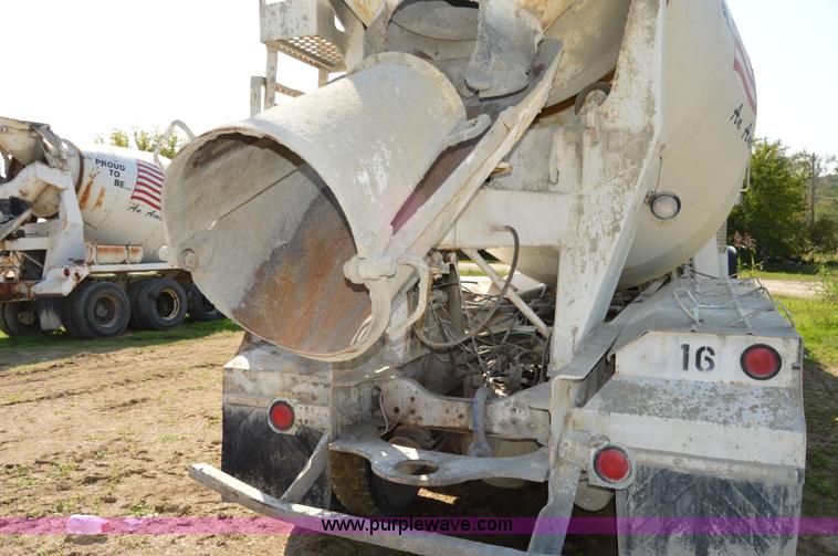 image for item I6484 1994 Ford LT9000 mixer truck