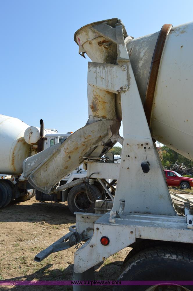 image for item I6484 1994 Ford LT9000 mixer truck