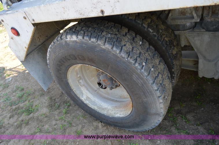 image for item I6484 1994 Ford LT9000 mixer truck